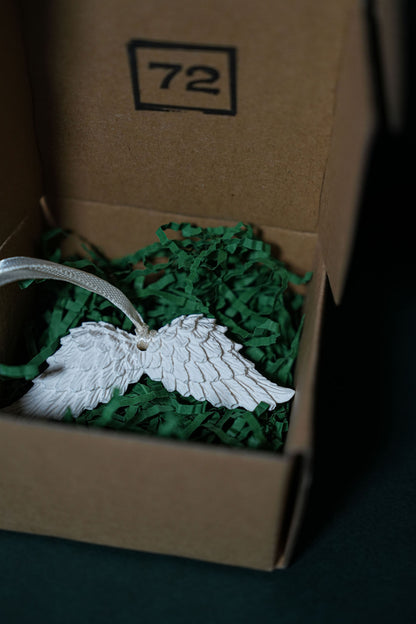 jesmonite angle wing in white