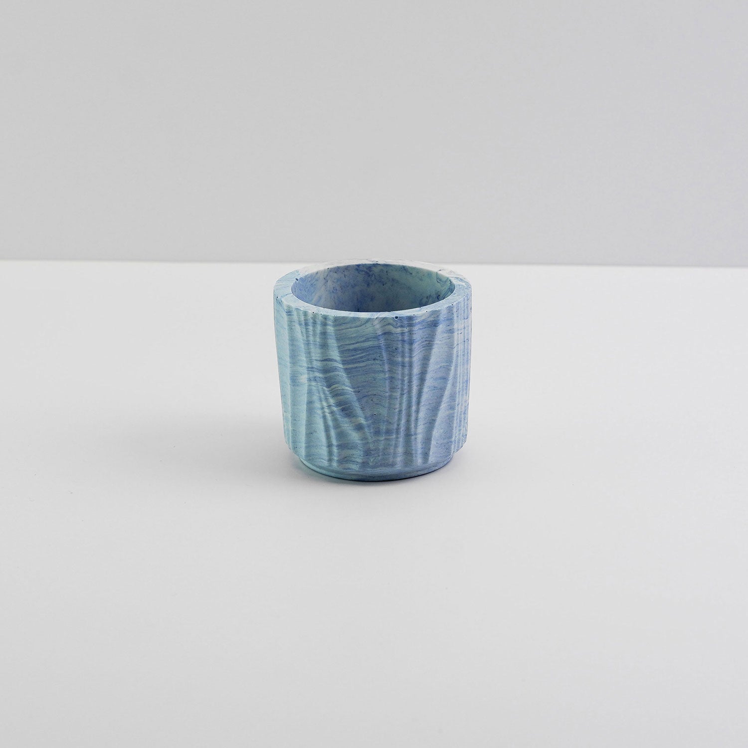 Jesmonite bark pot in blue