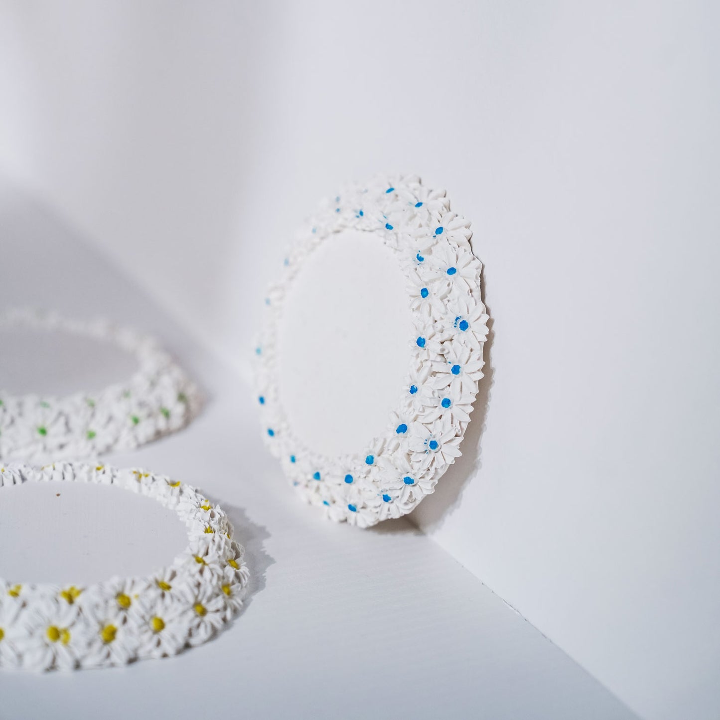 Daisy Candle Stand