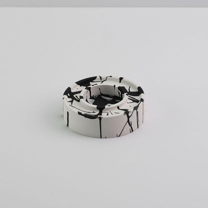 Jesmonite splat candle holder in black and white