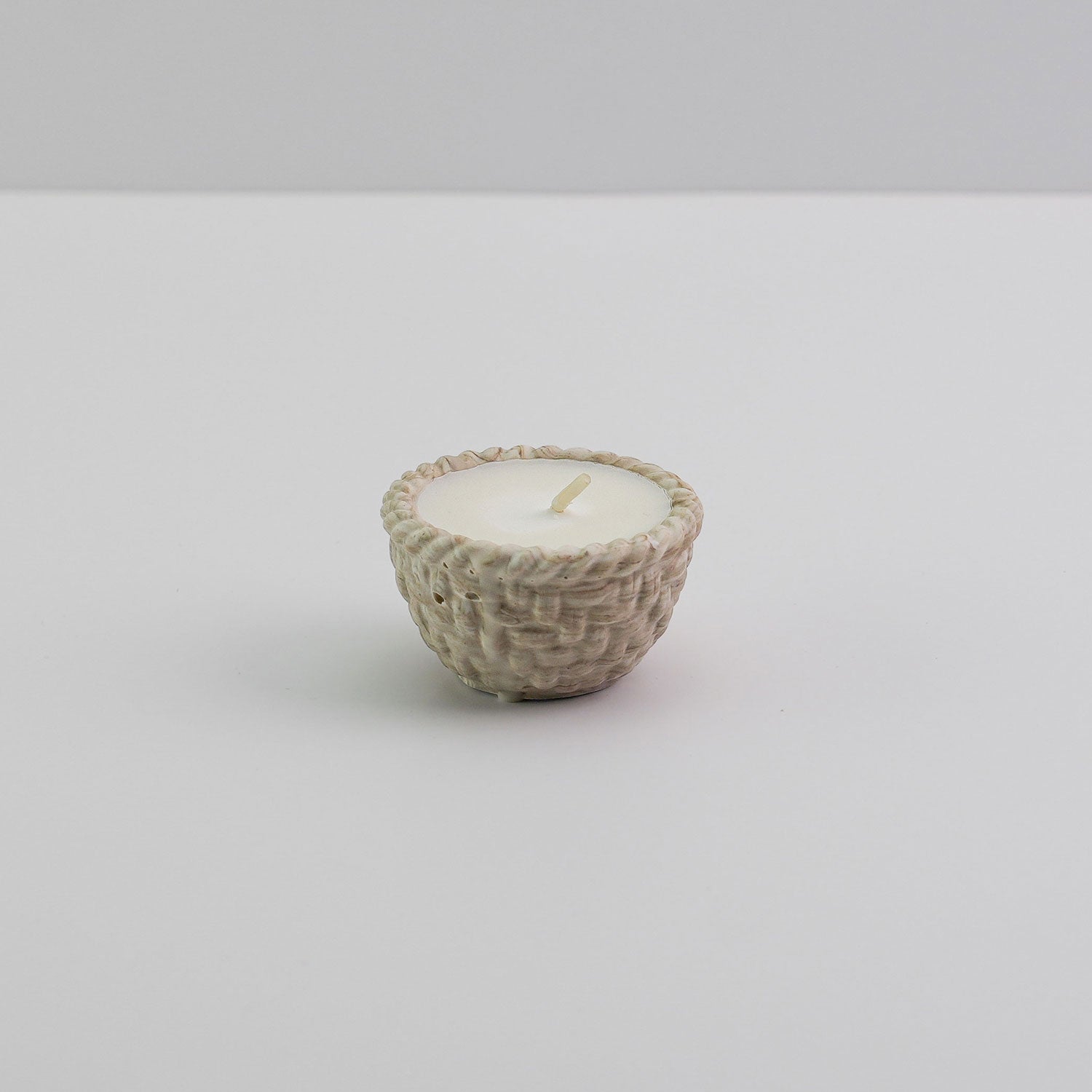 Jesmonite travel candle in beige